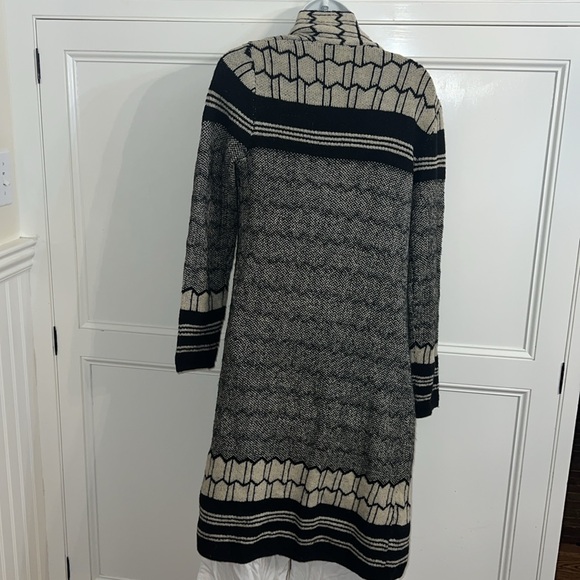 BCBGMAXAZRIA Cardigan 💄💋 - Picture 7 of 10